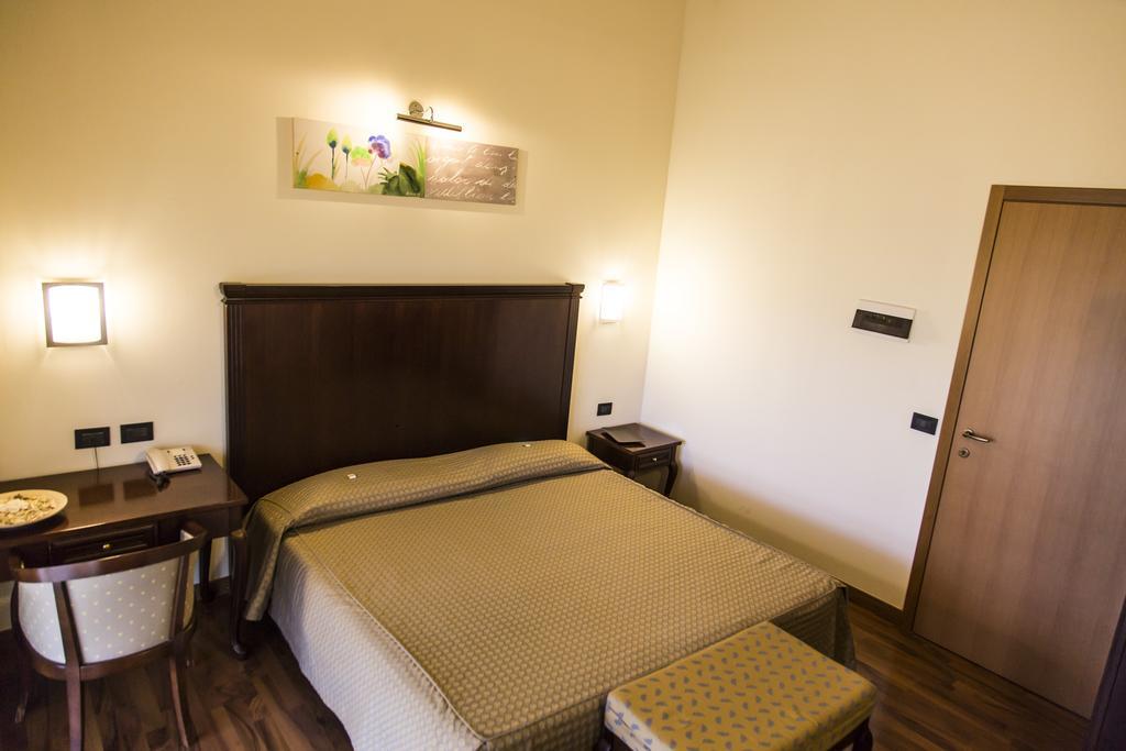 Hotel Regio Rubiera Quarto foto